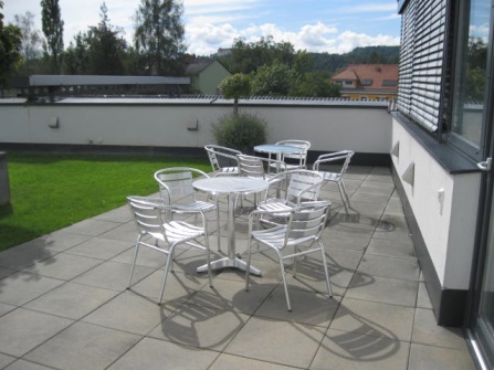 Terrasse von bfi Bildungszentrum in Leibnitz